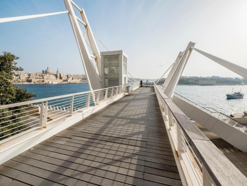 Modern 1Br Apartment In Central St Julian'S Saint Julian's Bagian luar foto
